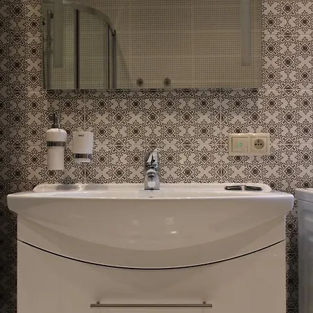 Jurincom Apartments Na Vyhlidce 卡罗维发利 外观 照片